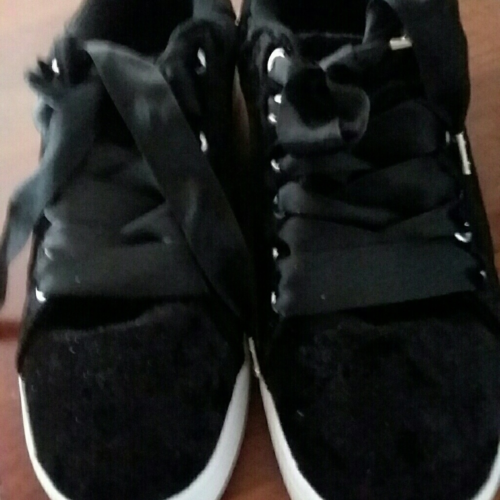 Brand NEW!!!  NWT!! CUTE VELVET BLACK SHOES